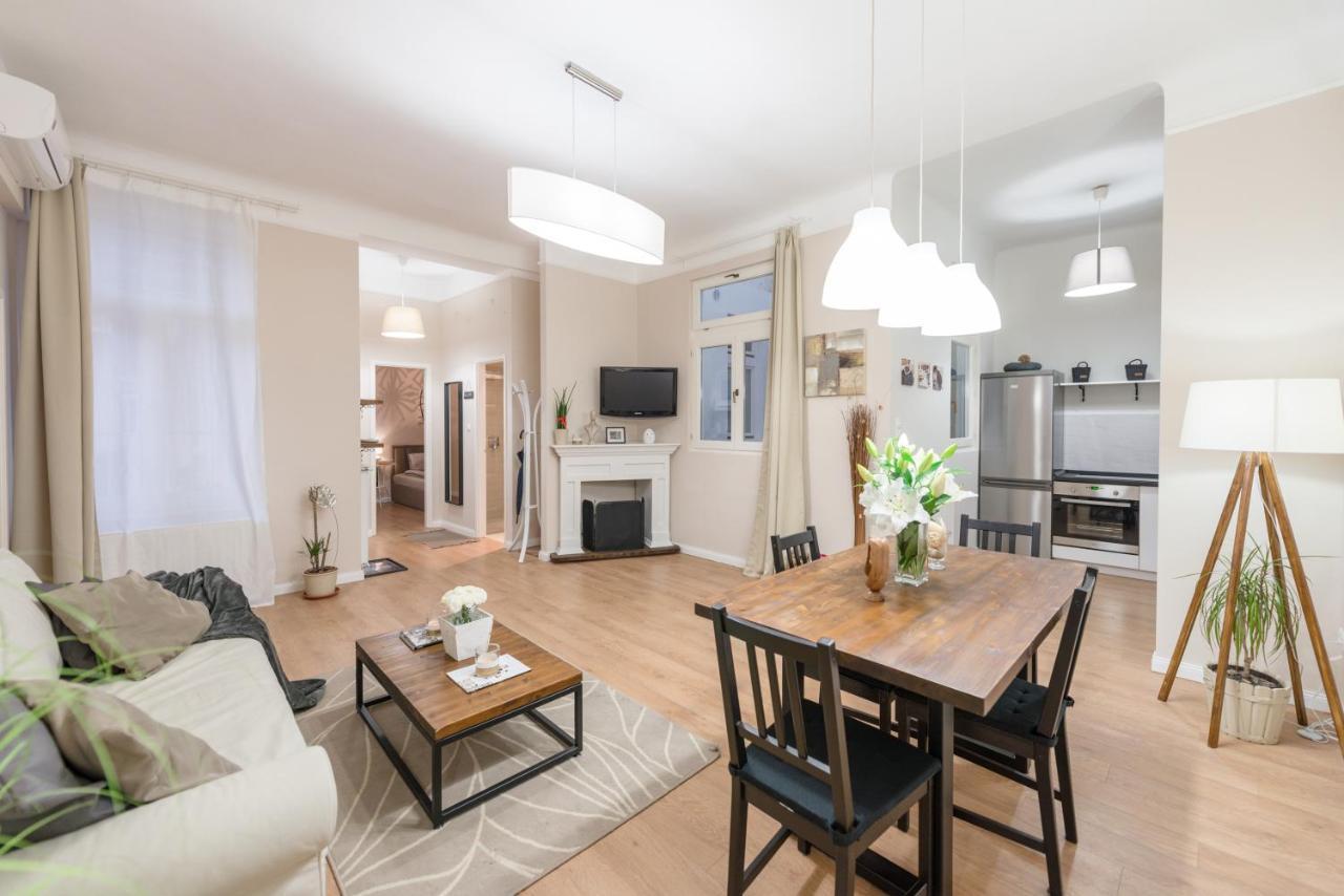 Downtown Heart 3 Bdr, 2 Bath, A/C Budapeste Exterior foto