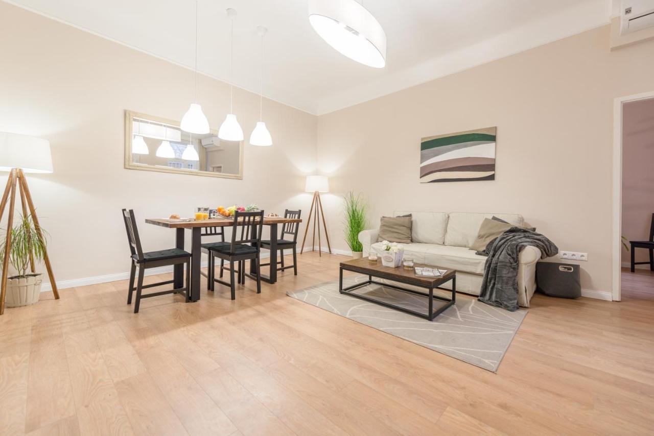 Downtown Heart 3 Bdr, 2 Bath, A/C Budapeste Exterior foto